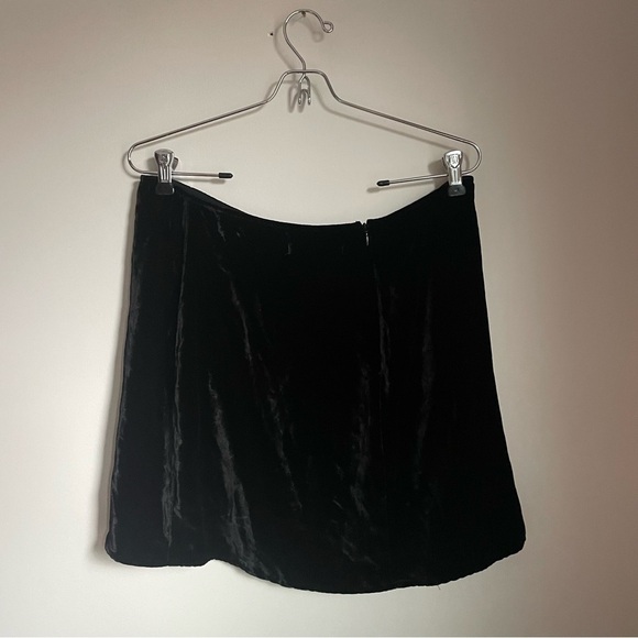 Reformation Black Mini Velvet Skirt with Slit sz 10 - Picture 5 of 9
